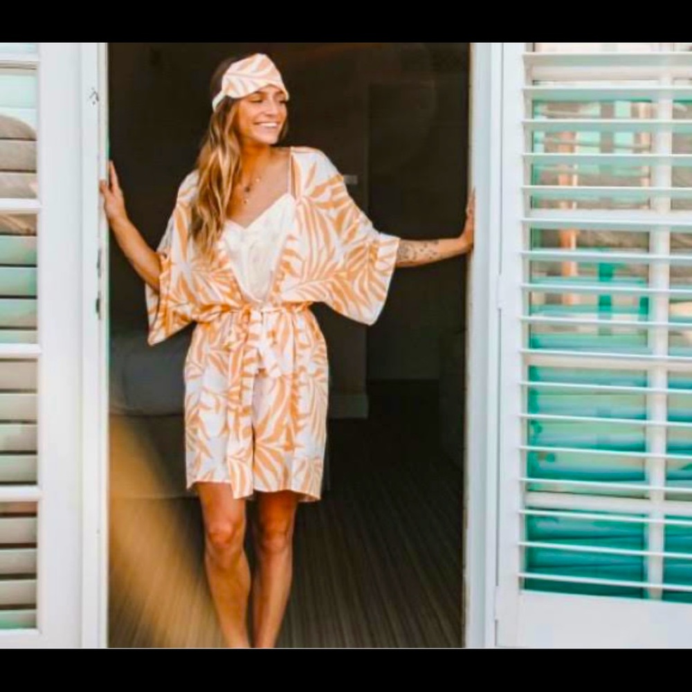 MAISON DU SOIR Magnolia Luxe Robe & Sleep Mask